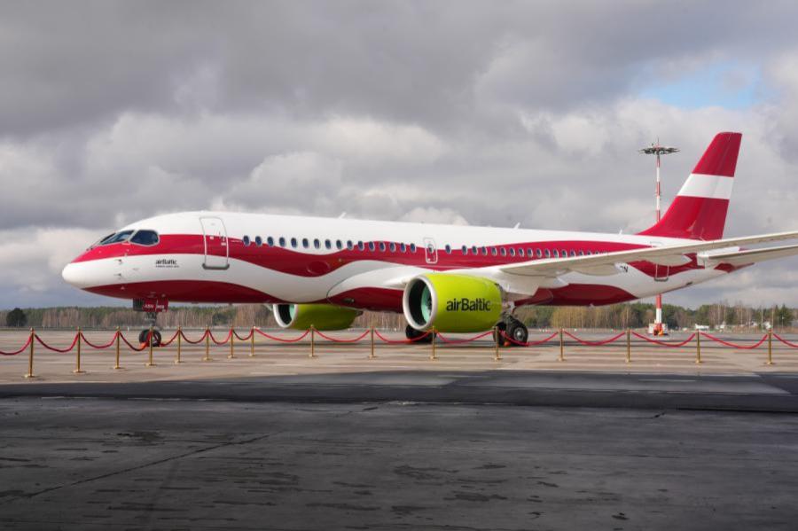 «airBaltic» lidmašīna plāno veikt pārlidojumu pār Daugavu 11.novembra krastmalā