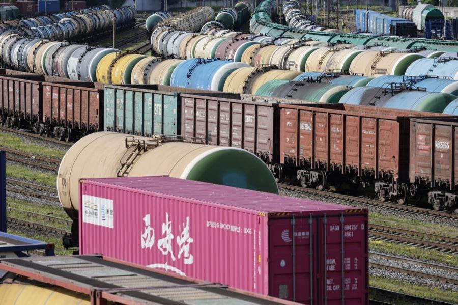 Belarusjkaļij par tranzīta aizliegumu no Lietuvas prasa 12 miljardus ASV dolāru