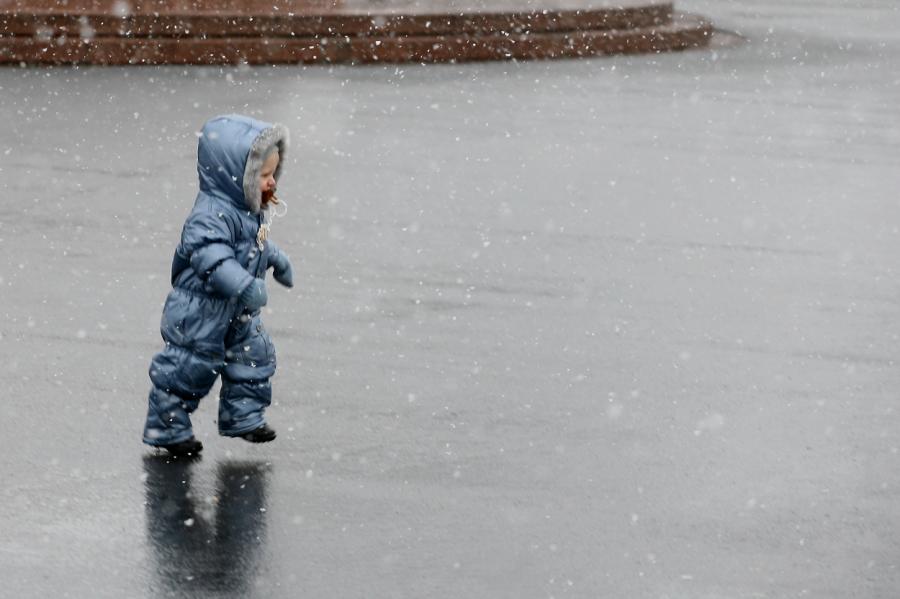 Otro mēnesi pēc kārtas reģistrēto jaundzimušo skaits ir mazāks par tūkstoti