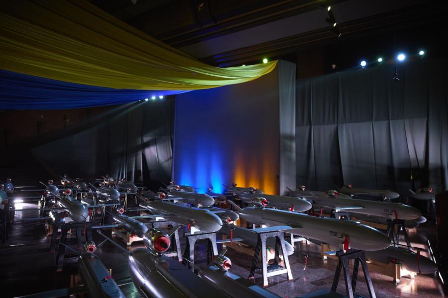 Noticis dronu trieciens Primorskoahtarskas lidlaukam