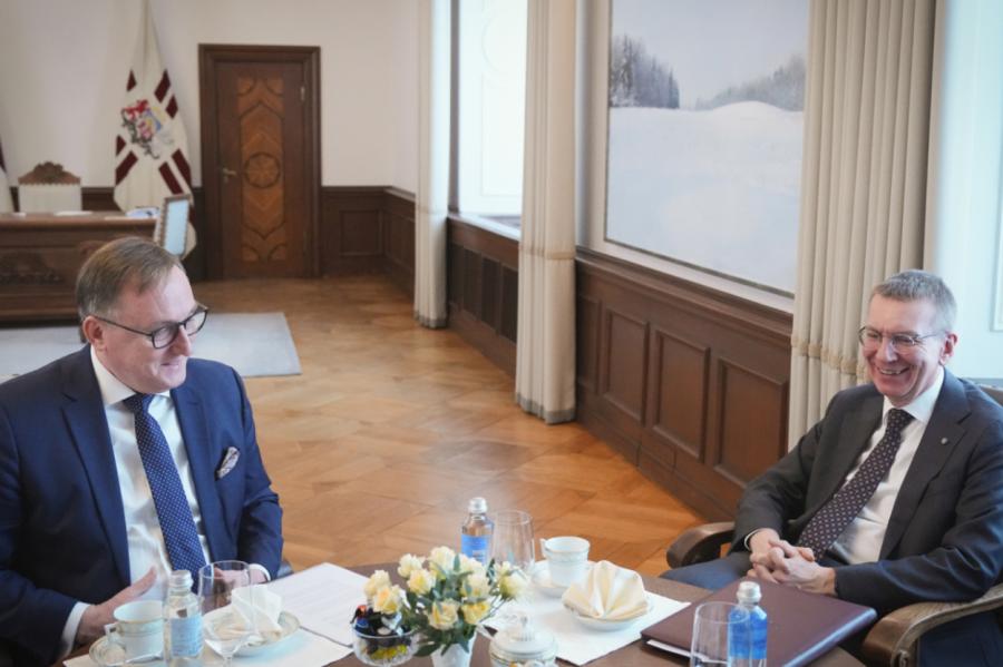 Prezidents aicina piedāvāt konkrētas iniciatīvas finanšu sistēmas attīstībai