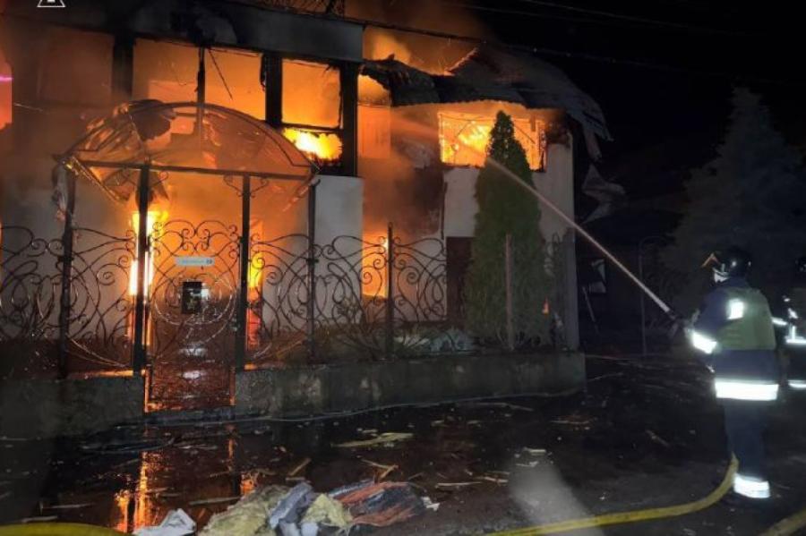 Krievijas dronu uzbrukumi izraisa ugunsgrēkus Odesā