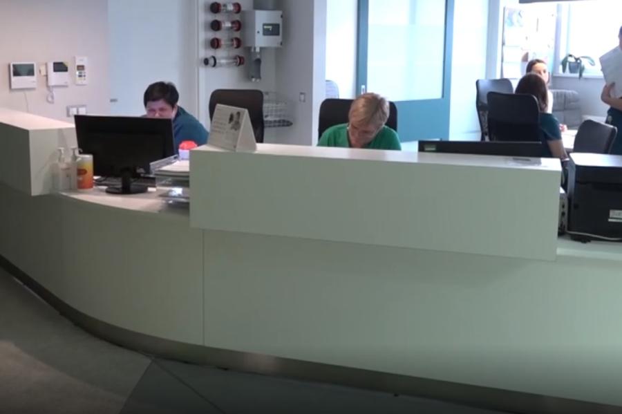 Kurzemē samazinās dzimstība un tiek slēgtas skolas (+VIDEO)
