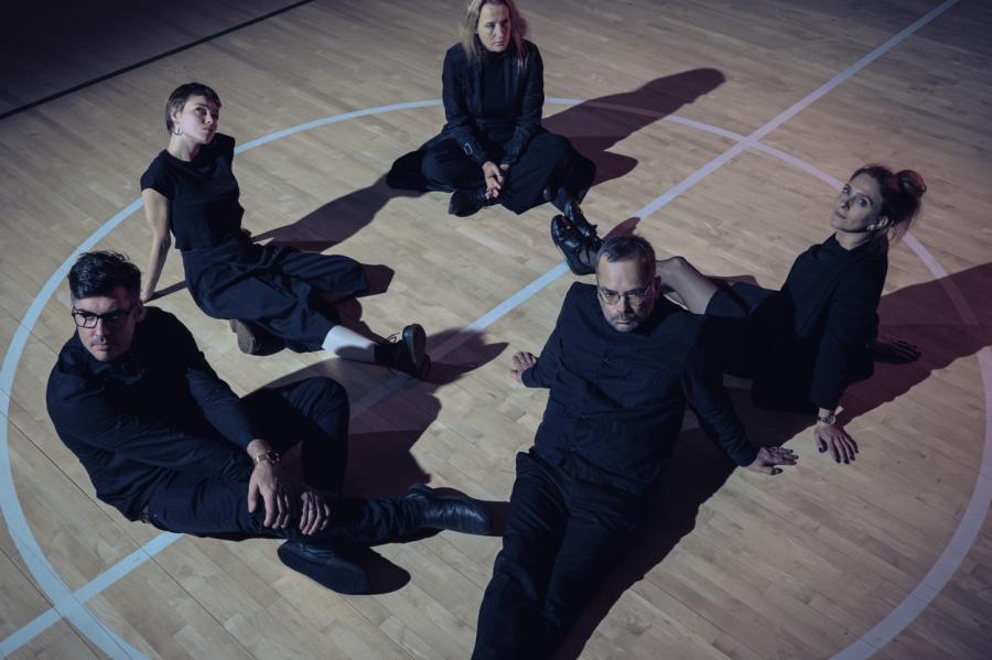 «Stūrī Zēvele»: «It kā gribēdams teikt ko ļoti svarīgu» (+VIDEO)