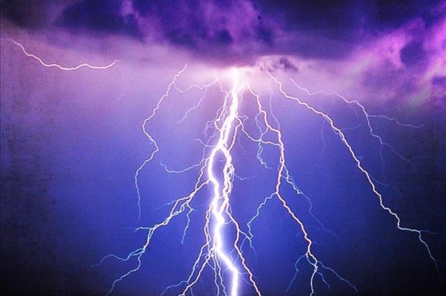 Latvijā reģistrētas šopavasar pirmās zibens izlādes