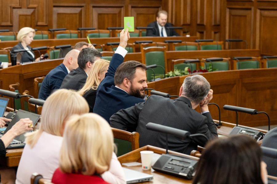 Deputātiem nepatika “dzimumu” likums
