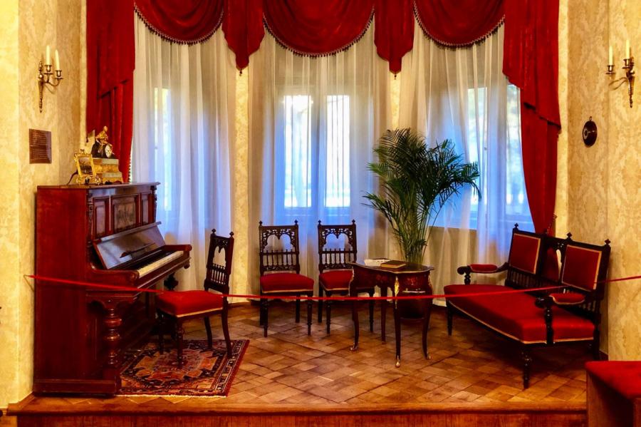 Kārļa Ulmaņa pils Dauderos aicina uz interesantu izstādi (+VIDEO)