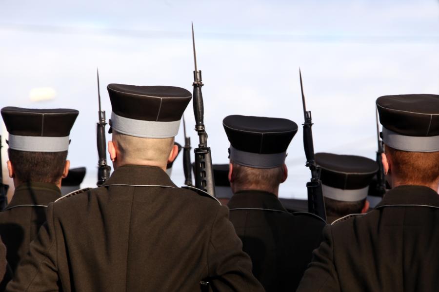 AM budžetā iezīmēti 762 840 eiro lietvedības somām un ceremoniālām jostām
