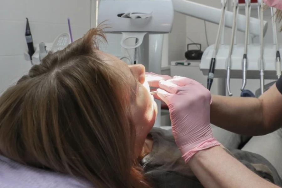 Zinātnieki pirmo reizi laboratorijā izaudzējuši cilvēka zobu