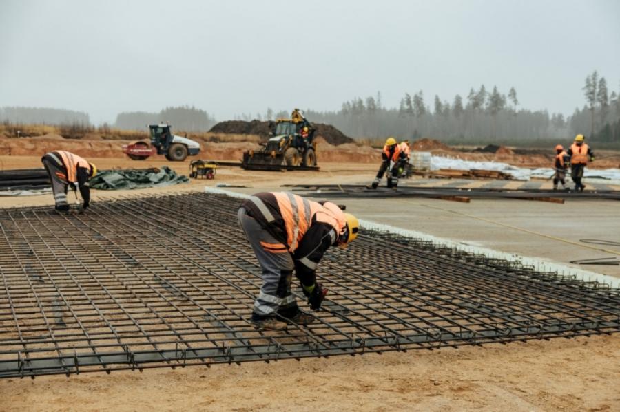 Valmieras Industriālajā parkā uzsākta dzelzceļa būvniecība (+VIDEO)