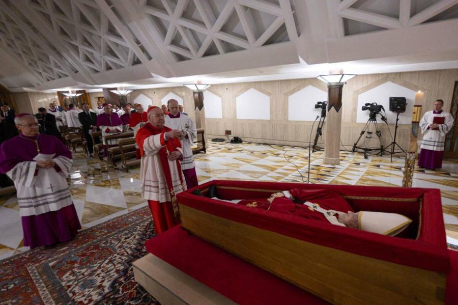 Valsts prezidents plāno apmeklēt pāvesta Franciska bēres