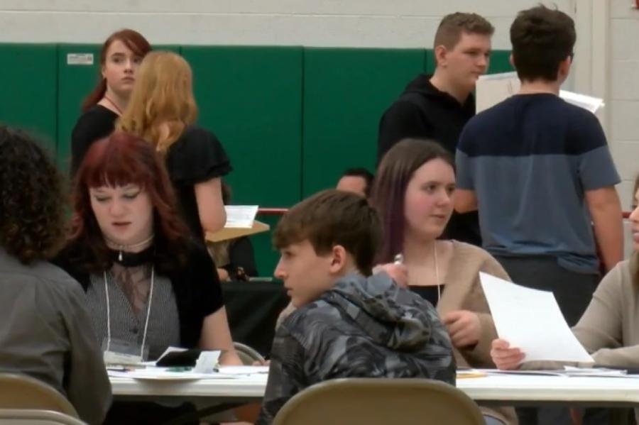 Liela daļa Latvijas jauniešu jūtas finansiāli neaizsargāti (+VIDEO)