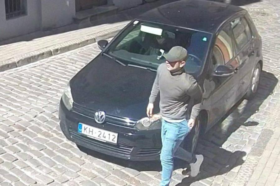 Pieļauj, ka pulksteņu veikalu Vecrīgā aplaupījis ceļojošs noziedznieku grupējums
