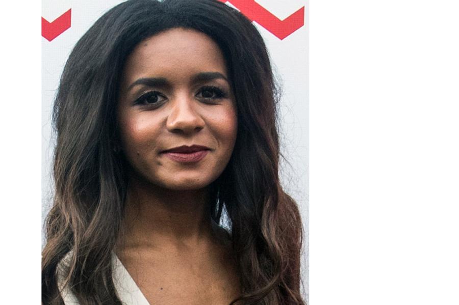 Dziedātāja Aminata kļūst par «Lielo meiteni» (+VIDEO)