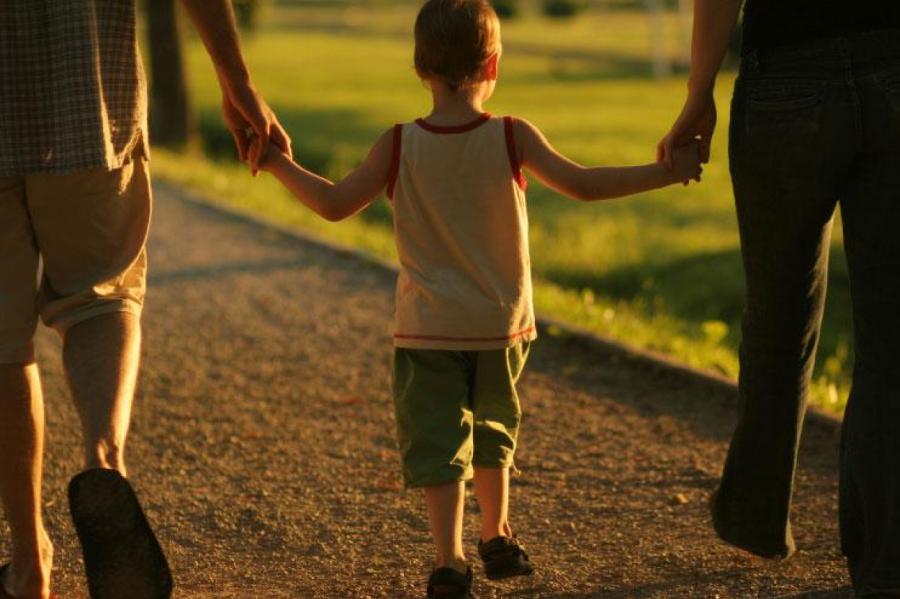 LM: Adopcijas reģistrā ir 1097 bērni, tikai 102 ģimenes interesējas par adopciju