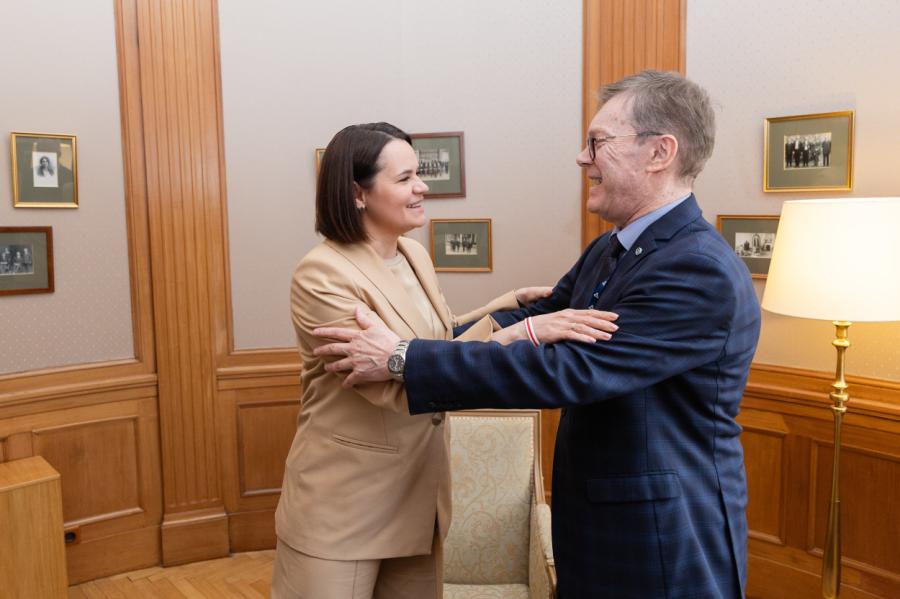 ĀM valsts sekretārs apliecina Cihanouskai Latvijas atbalstu