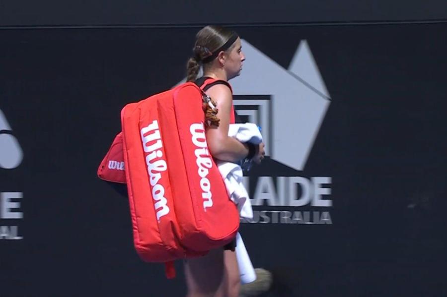 Ostapenko bez cīņas iekļūst Romas WTA 1000 sērijas turnīra astotdaļfinālā