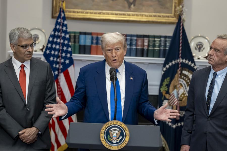 Tramps pieļauj iespēju ceturtdien Turcijā apmeklēt miera sarunas