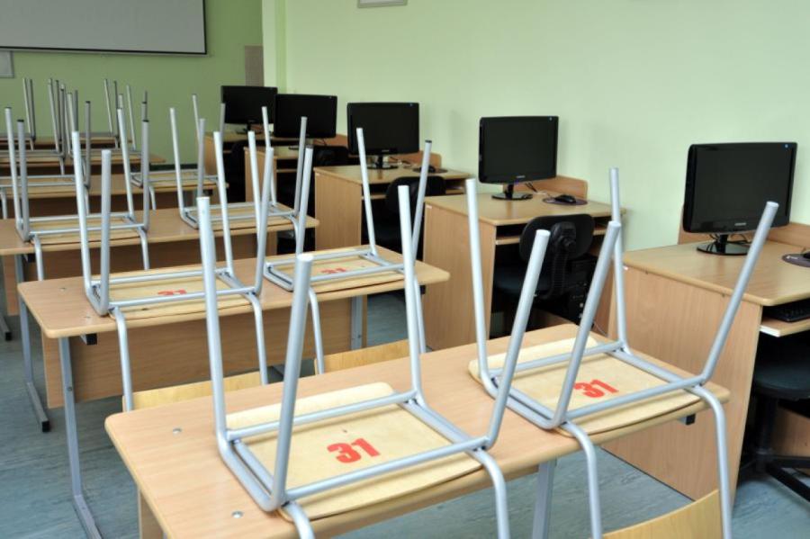 Atbalsta sešu Rīgas vidusskolu pārveidošanu par pamatskolām