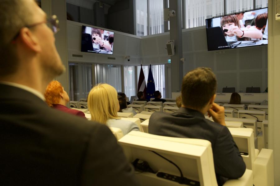 Spriež par atbalstu Ukrainas bērniem, kas pieredzējuši kara šausmas