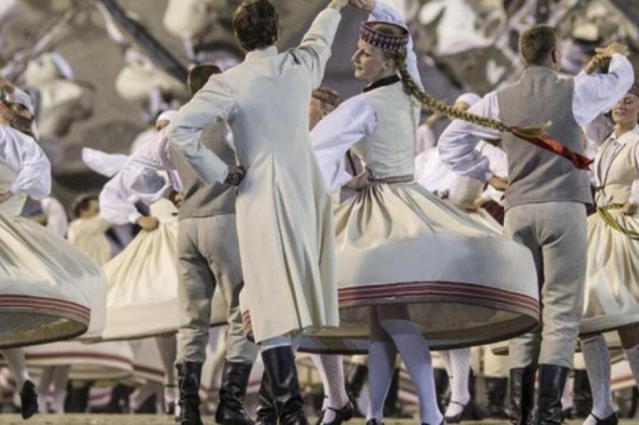 Sludinājumu portālos parādījušās Skolēnu Dziesmu un deju svētku biļetes