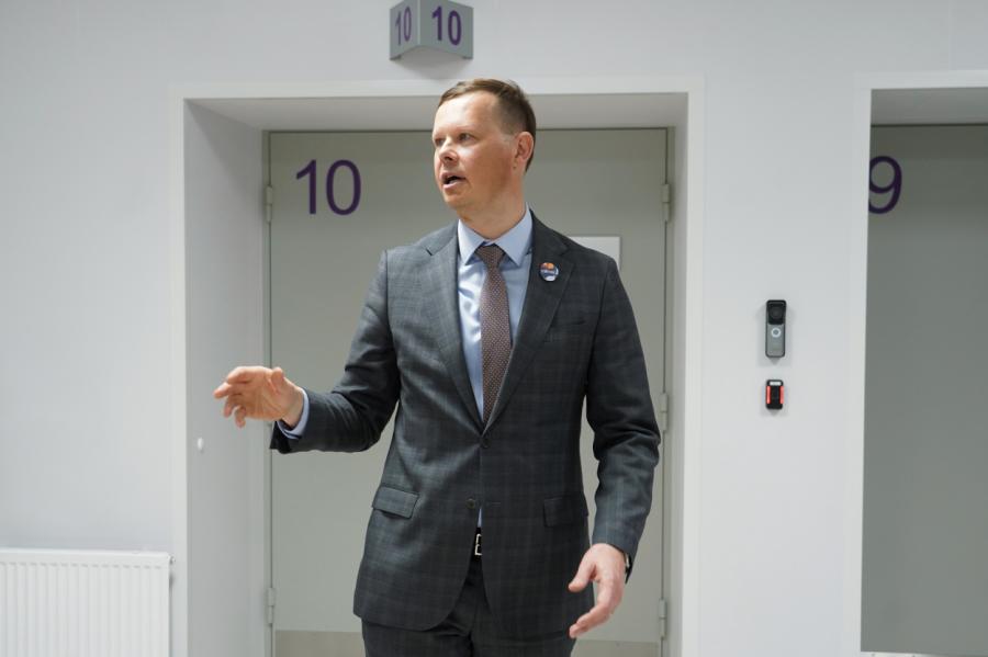 Latvijas lielākā slimnīca palikusi bez vadītāja