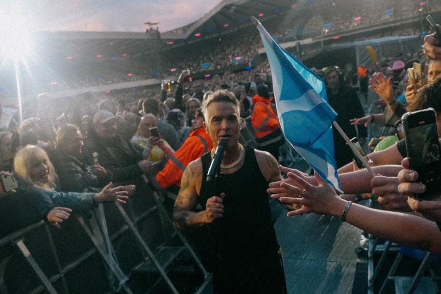 Popa karalis Robbie Williams sācis vērienīgu Eiropas koncertturneju