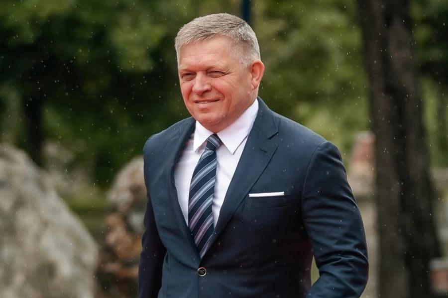 Fico slavē autoritārās valstis par ekonomisko efektivitāti