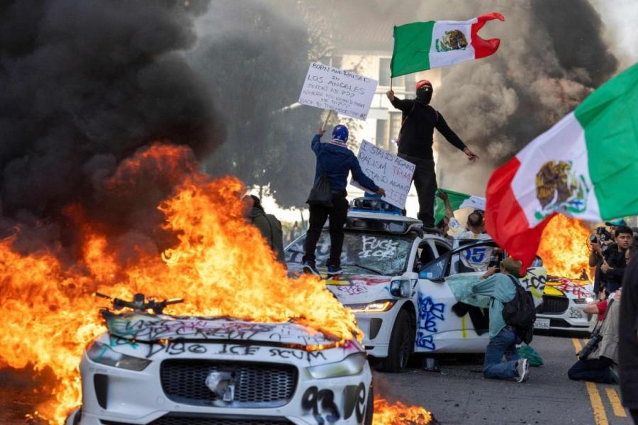 Losandželosas centrā izsludināta komandantstunda