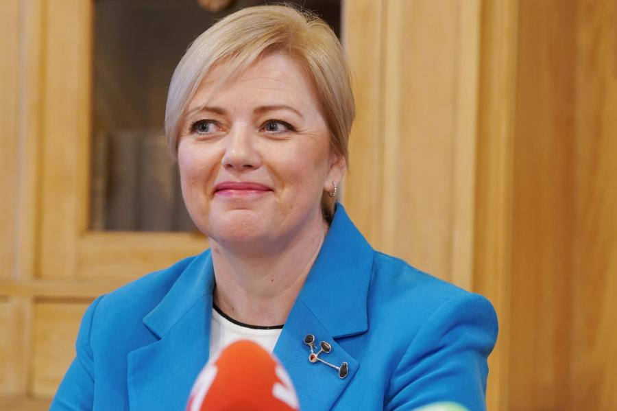 Saulīte vairs nav pārliecināta, vai tiešām jāatkāpjas