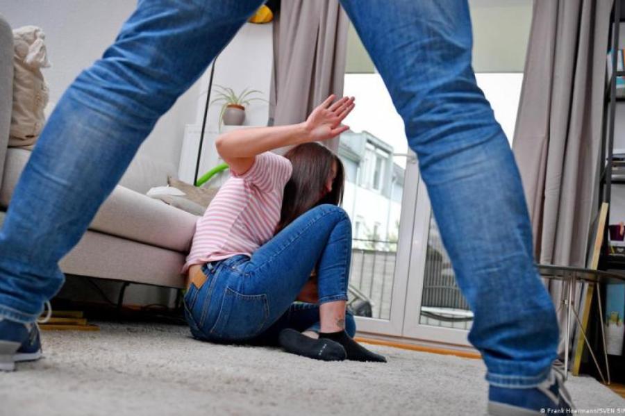 EP atbalsta stingrākus ES likumus cīņai pret seksuālu vardarbību pret bērniem