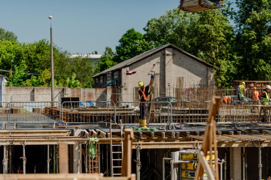 Igauņu attīstītāji būvē mājokļus Skanstes apkaimē (+VIDEO)