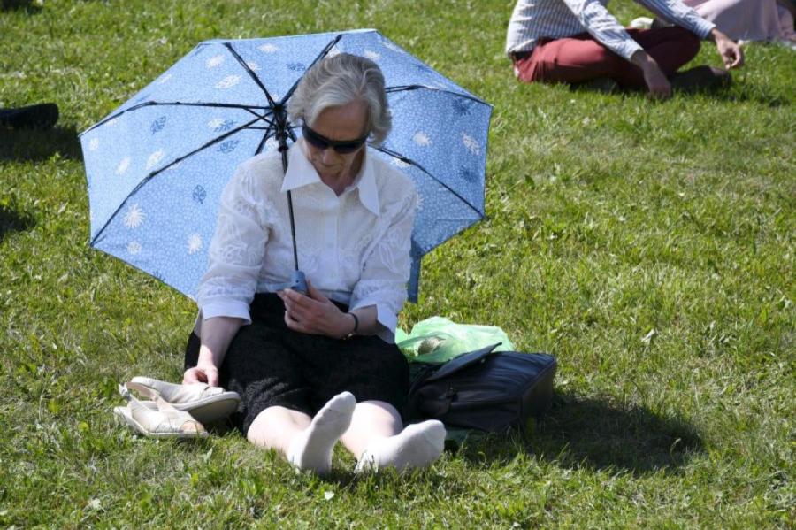 Svētdien iespējams īslaicīgs lietus un gaiss iesils līdz +20 grādiem