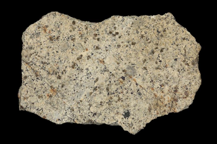 Dabas muzejs iegādājies 1863.gadā Latvijā nokrituša meteorīta fragmentu