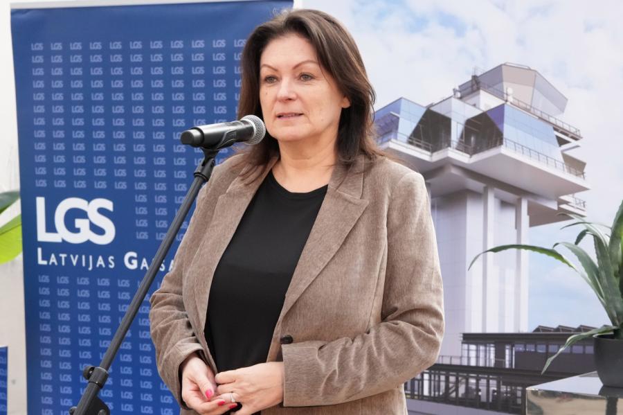 Rīgas lidostas valdes priekšsēdētāja Odiņa pērn amatā nopelnīja 121 100 eiro