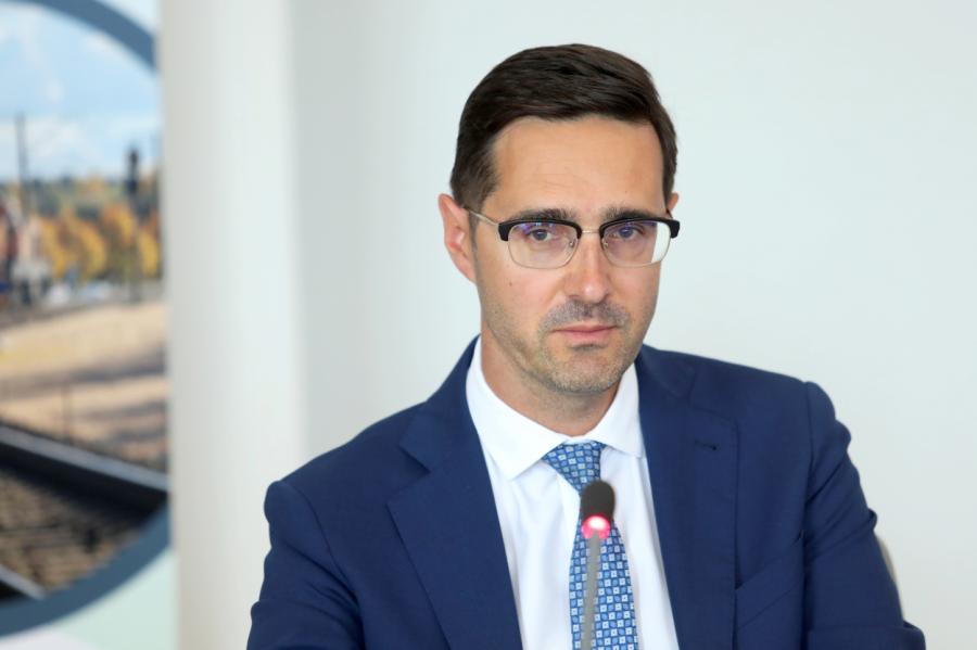 «Latvijas valsts ceļi» vadītājs: alga, uzkrājumi un ieguldījumi aug