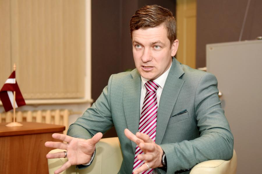 «Visi bija tik lieli eksperti» – Zviedris par vēlēšanu IT problēmām