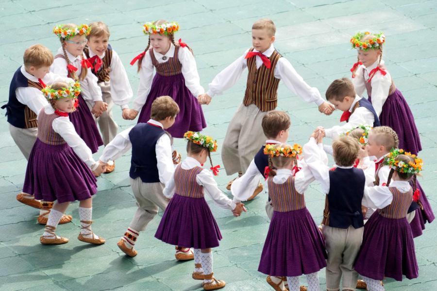 Svētdien Dziesmu un deju svētku gājiena laikā būs satiksmes ierobežojumi