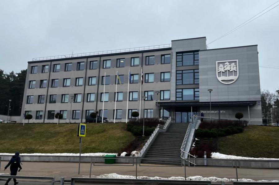 Ogres novada domes opozīcija pieprasa tiesiskumu