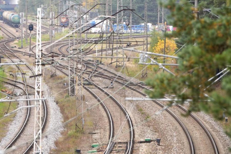 Pasažierus dzelzceļa posmā Asari-Ķemeri pārvadās ar autobusiem