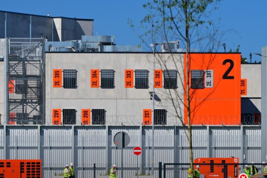 Jaunā Liepājas cietuma ārējais veidols plaši pielietos oranžo krāsu (+VIDEO)