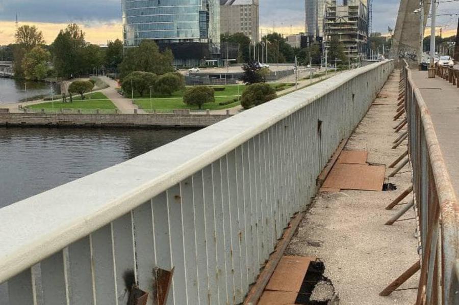 Kādi ir draudošā infrastruktūras stāvokļa iemesli, skaidro uzņēmējs (+VIDEO)