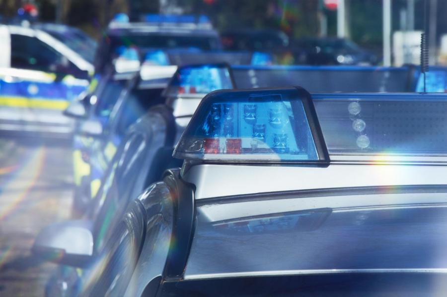 Francijā auto ietriecoties cilvēkos, viens nogalināts un pieci ievainoti