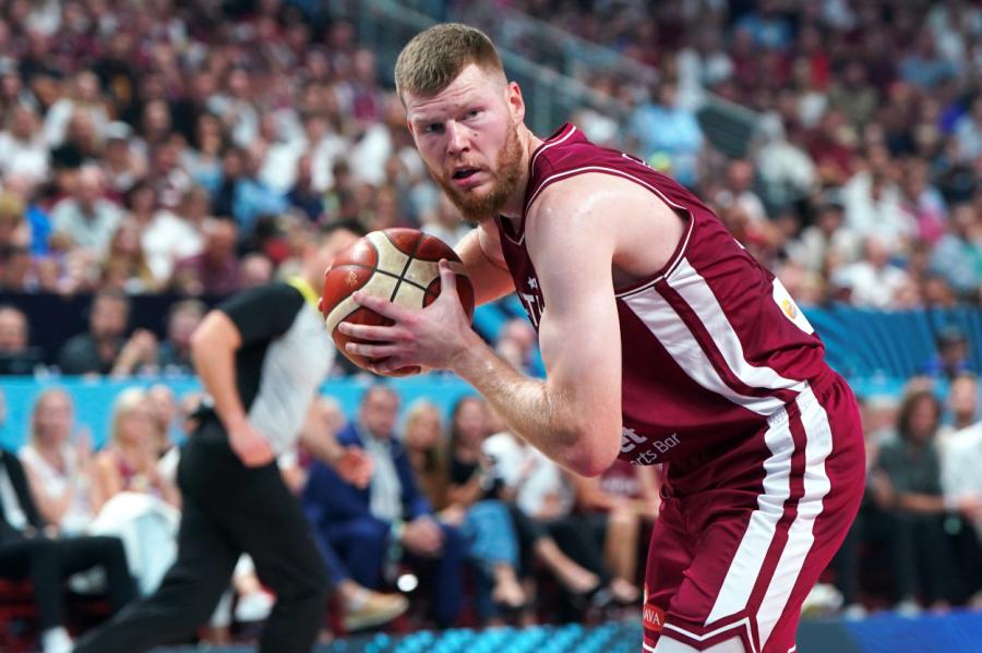 Latvijas basketbolisti noslēdz grupu turnīru