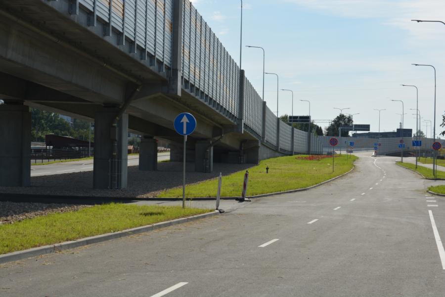 Pārvads ar pievedceļiem.