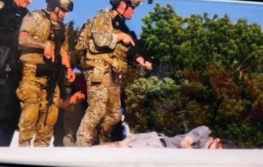 ASV Slepenā dienesta aģenti uzbrucēju likvidēja.