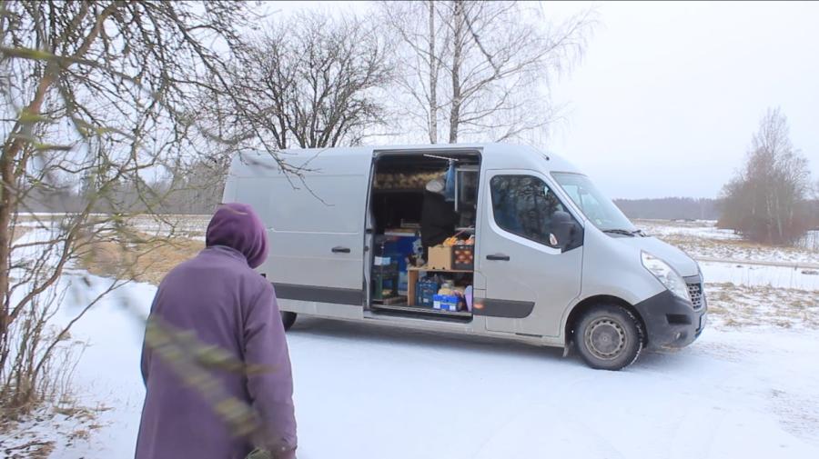 Nelielais kritums nenozīmē vājāku patēriņu, bet drīzāk atspoguļo zemāku cenu līmeni biežāk pirktām precēm, pat ja fiziskajos apjomos iedzīvotāji iegādājās tikpat vai pat vairāk pārtikas. Nelielais kritums nenozīmē vājāku patēriņu, bet drīzāk atspoguļo zemāku cenu līmeni biežāk pirktām precēm, pat ja fiziskajos apjomos iedzīvotāji iegādājās tikpat vai pat vairāk pārtikas.